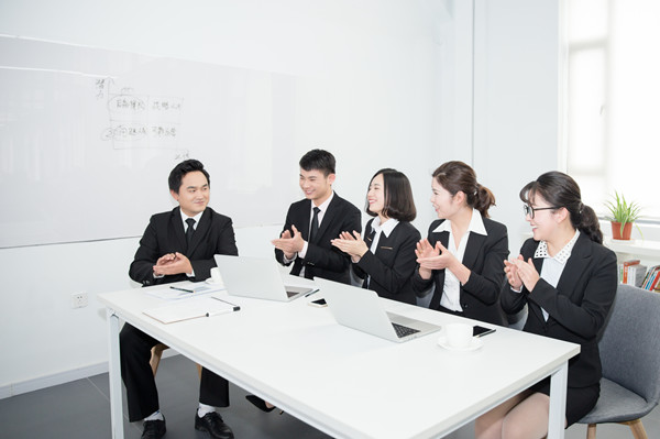 集團(tuán)人才梯隊(duì)建設(shè)：培養(yǎng)核心人才，提升企業(yè)競(jìng)爭(zhēng)力