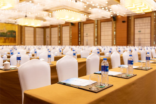 兩會熱議破解企業(yè)“生長痛”，對企業(yè)戰(zhàn)略管理有何啟示？