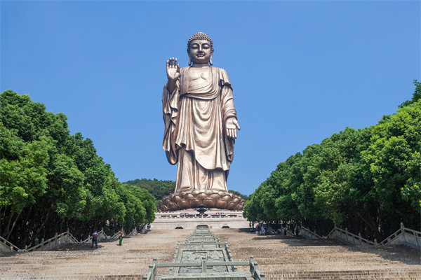 無(wú)錫戰(zhàn)略咨詢公司如何幫企業(yè)突破增長(zhǎng)瓶頸，實(shí)現(xiàn)逆勢(shì)突圍？