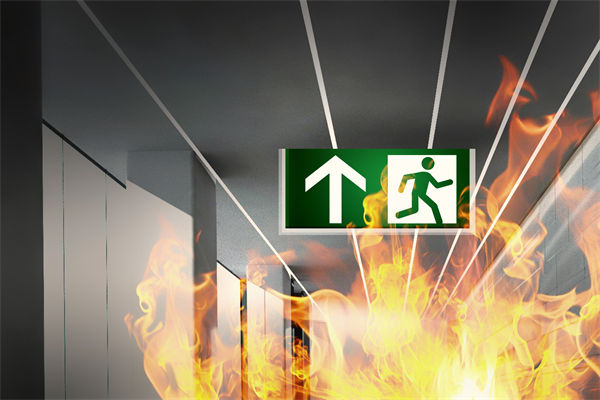 山東化工廠爆炸后樓房?jī)H?？蚣?，對(duì)制造業(yè)有何啟示？